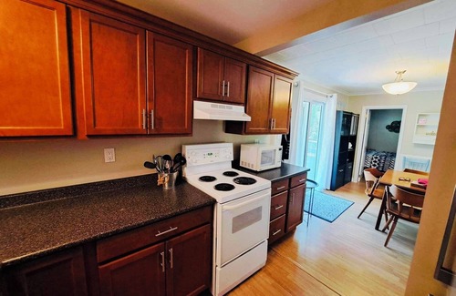 Lambton Shores Cottage | Beachside Sunset Pines Cottage: Rated 9.4 with Ocean Views