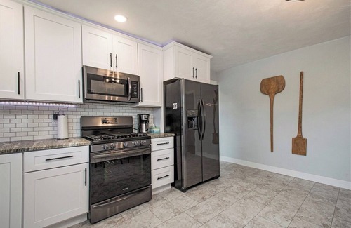 Wyatt House | Sunset Point: Spacious 4-bedroom house in Elkhart with WiFi, AC, Swim Spa