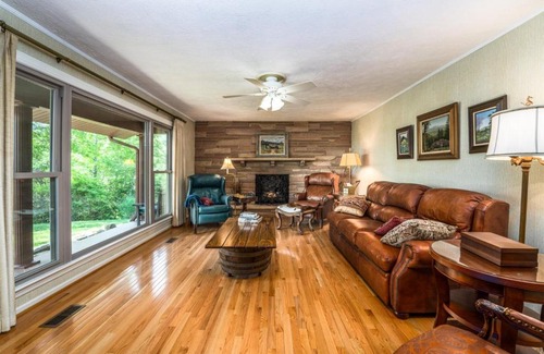 Penrose House | Family-Approved Stay at Sunset Ranch Over Crab Creek