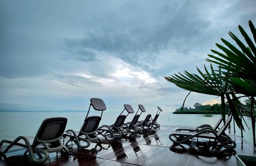 Fonyod Apartment | Ocean View Escape at Sunset Resort - Rated 9/10 for Comfort