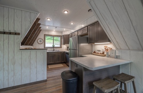 Innsbrook Ski Chalet | Exceptional Sunset Ridge Hideaway with Oceanfront Views