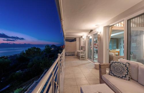 Zalongo Apartment | Pet-Friendly Sunset Riza: 4-Star Stay with Top Reviews