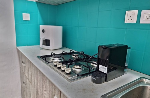 Flic-en-Flac Apartment | Sunset Sanctuary Retreats, 30 meters from the Beach with Pool and 5G WiFi