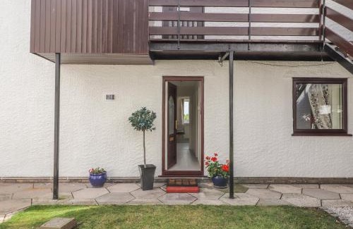 Deganwy Apartment | Discover Sunset Sands: 4-Star Family and Pet-Friendly Escape