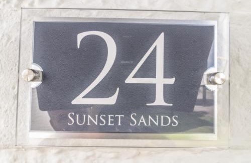 Deganwy Apartment | Discover Sunset Sands: 4-Star Family and Pet-Friendly Escape