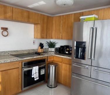 Orange Bay Apartment | Sunset Serenity 2BR Oceanview Beach & Pool Access