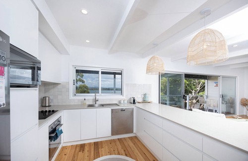 Green Point House | Sunset Shores - Between the ocean and the lake and far from the madding crowd