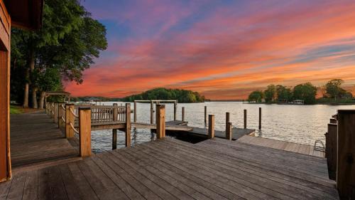 Mount Mourne House | Private Beach Retreat at Sunset Shores Resort by AvantStay