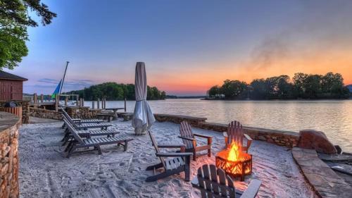 Mount Mourne House | Private Beach Retreat at Sunset Shores Resort by AvantStay