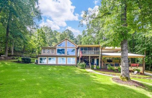 Jacksons' Gap House | Pet-Friendly Retreat at Sunset Slough for Your Family Getaway