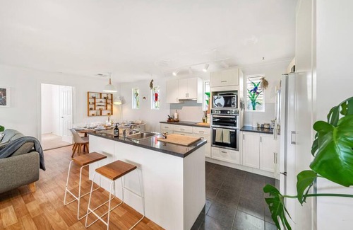 Sellicks Beach Villa | Beachfront Family Retreat - WiFi & 4-Star Comfort