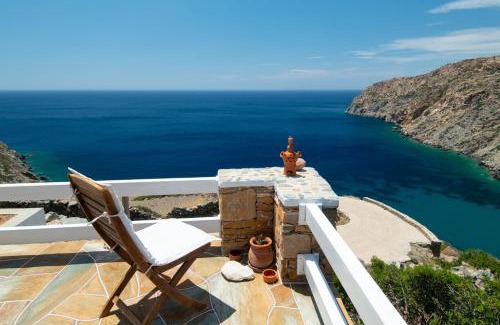 Sifnos House | Oceanfront Sunset Studio: 4-Star, Pet-Friendly Retreat