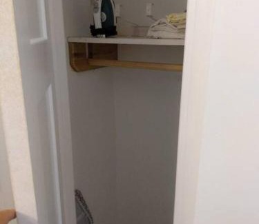 Florence Apartment | Sunset Studio: Ideal Retreat with Full Kitchen Amenities