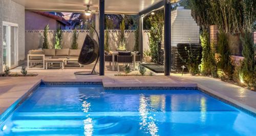 Green Valley North House | Relaxing Retreat with Pool, Jacuzzi & BBQ Near the Strip