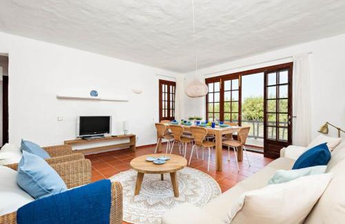 Platges de Fornells Apartment | Discover Sunset Tirant: Family-Friendly 4-Star Retreat