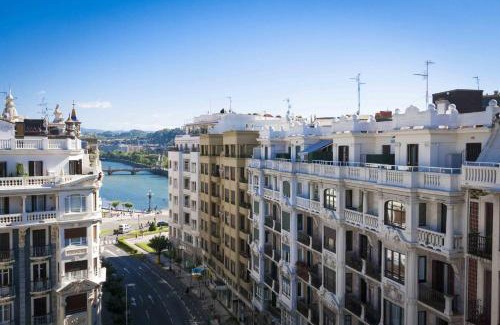 Gros Apartment | Relaxing Stay at Sunset V - Family-Friendly Getaway