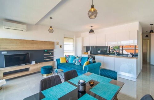 Pjescana Uvala Apartment | Beachfront Apartment SUNSET VALA with Ocean Views & Breakfast
