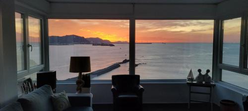 Algorta Apartment | Relaxing Sunset View Apartment for Families with Kids