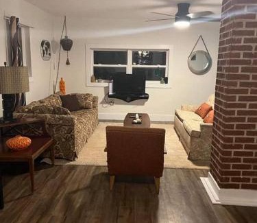 Lot 8 House | Discover Sunset View: Pet-Friendly Family Retreat
