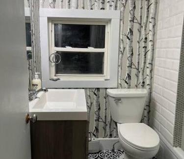 Lot 8 House | Discover Sunset View: Pet-Friendly Family Retreat