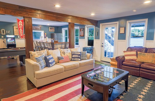 Fort Ann House | Explore Sunset View Estate: Top-Rated with Ocean & Lake Views