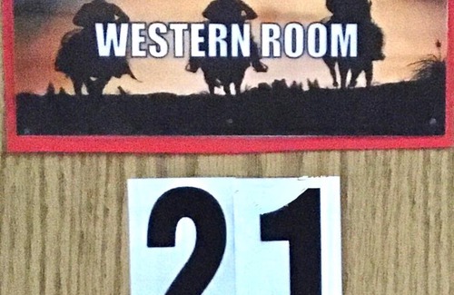 Alamo Hotel | Pet-Friendly Sunset View Inn with Great Amenities & Reviews