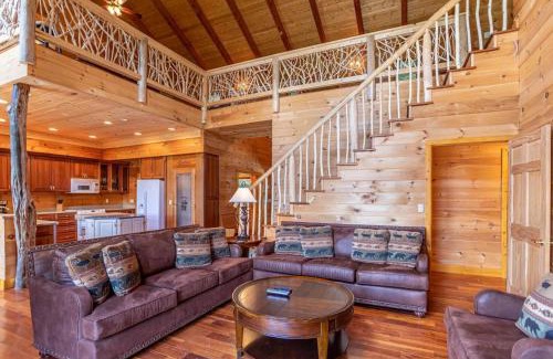 Elk Park House | Inviting Sunset View Lodge with Breakfast & Family-Friendly Focus