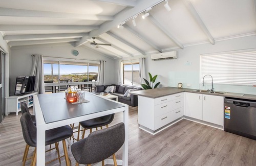 Lancelin House | Experience Breathtaking Sunsets Near Lancelin Island