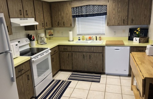 Grove City Cottage | Idyllic Sunset View Duplex - Starfish Cottage Awaits You