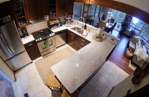 Sudden Valley House | Scenic Lake Whatcom Retreat with Hot Tub & Pool Access