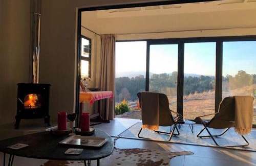 Underberg Apartment | Cozy Sunset View Cottage - Guest Rated 9.9/10!