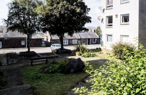 Newport-On-Tay Apartment | Stylish Sunset View 1-Bed Apartment Near St Andrews Golf