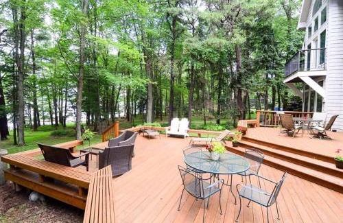Swanton House | Experience Sunset View: Family-Friendly Comfort Awaits