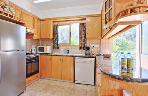 Nea Dimmata Villa | Inviting Stay with Sunset Views and Large Pool Access