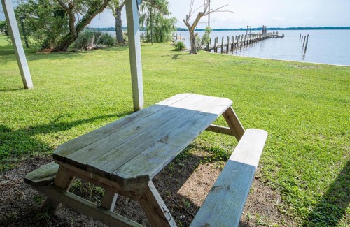 Colington House | Guest Rated 10/10 at Sunset Villa: Family & Pet Friendly