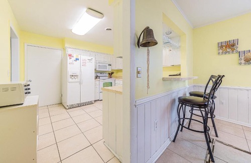 Colington House | Guest Rated 10/10 at Sunset Villa: Family & Pet Friendly