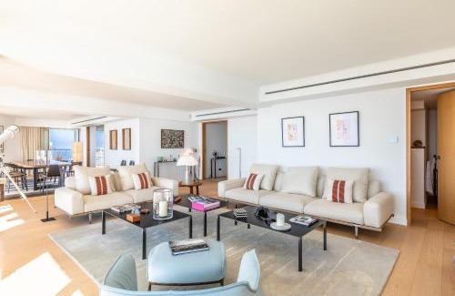 Biarritz City Centre Apartment | Elegant Oceanfront Flat with Pool and Dream Views