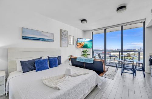 Downtown Miami Apartment | Sunset Waterview Oasis Studio