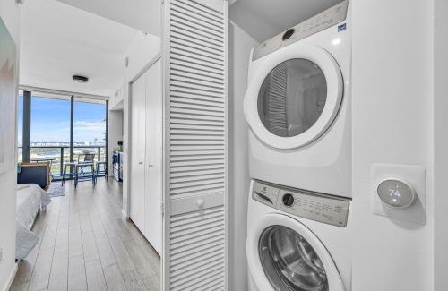 Downtown Miami Apartment | Sunset Waterview Oasis Studio
