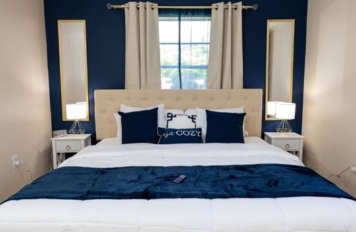 Golden Glades House | Experience Sunset Xcapes Miami: Oceanfront Fun Awaits!