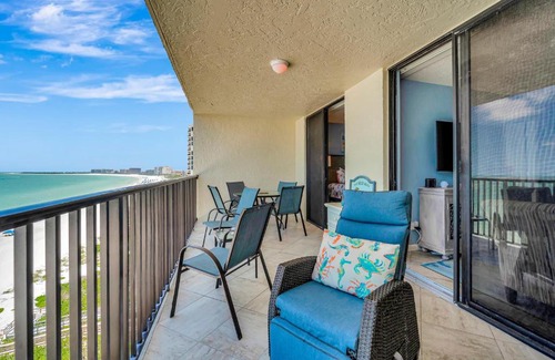 Marco Island Apartment | Oceanfront Retreat: Sunsets and Seashells at Sea Winds