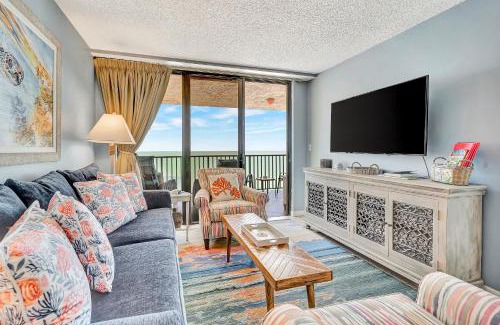 Marco Island Apartment | Oceanfront Retreat: Sunsets and Seashells at Sea Winds