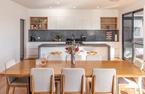 Blueys Beach House | Relax at Sunsets @ Blueys Beach with Oceanfront Views