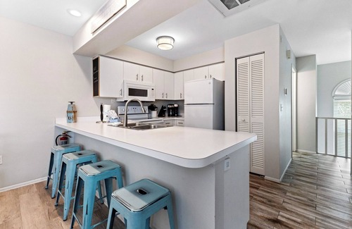 Holmes Beach Condo | Sunsets & Daydreams – Good Times & Sunshine!