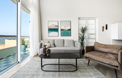 Herzliya Pituach Apartment | Oceanfront 2BR Getaway with Pool Near the Beach