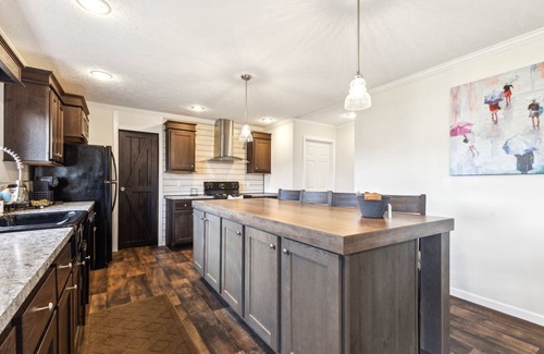 Port Clinton House | Sunsets & Serenity: Port Clinton Waterfront Stay 3 Bedroom Home