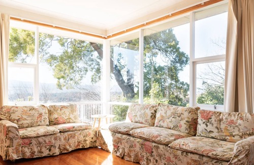 Kings Meadows House | Sunshine 5 mins from City