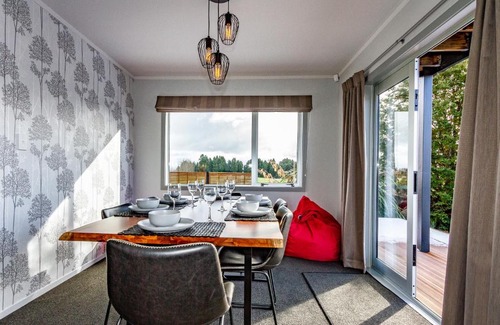 Ohakune House | Experience Sunshine and Snow Lodge - Family-Friendly Retreat