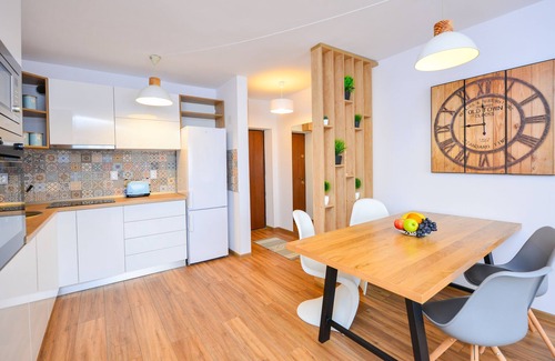 Bucharest City-Centre House | Welcoming Sunshine Apartment Near Cismigiu Gardens