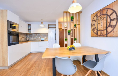 Bucharest City-Centre House | Welcoming Sunshine Apartment Near Cismigiu Gardens